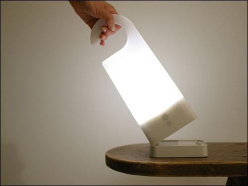 超長(zhǎng)工作時(shí)間 無(wú)印良品節(jié)能LED可移動(dòng)電燈_數(shù)碼_科技時(shí)代_新浪網(wǎng)