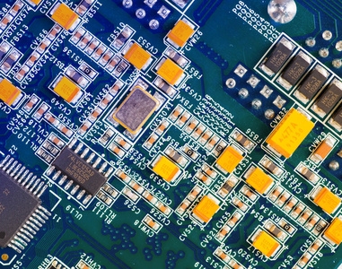 硬盤集成電路板的設(shè)計與創(chuàng)新